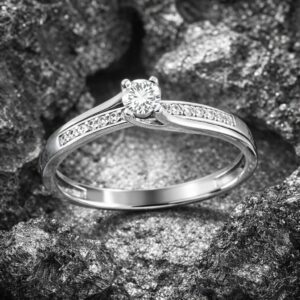 Alliance Couronnée en Or Gris et Diamants