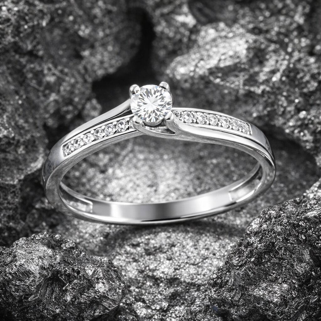 Alliance Couronnée en Or Gris et Diamants