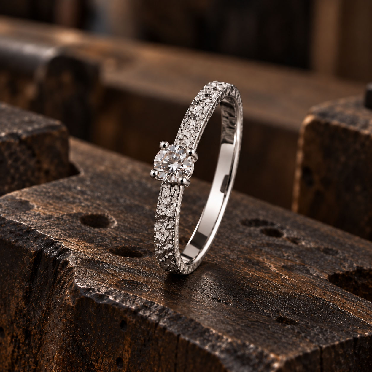 Bague or gris brut et diamant Point d’Éclat Vioz