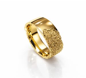Alliance de mariage sur mesure en or jaune brut et poli – Vioz Lyon